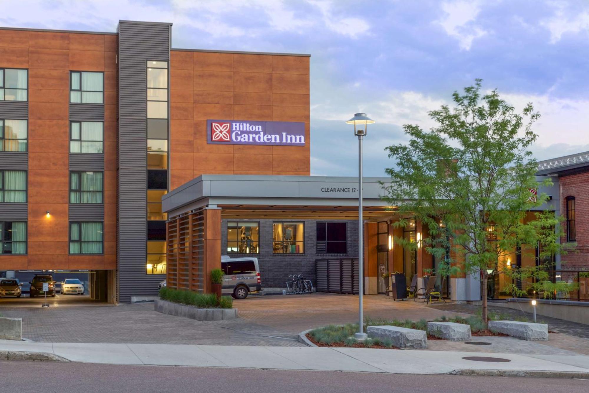 Hilton Garden Inn Burlington Downtown Exterior foto